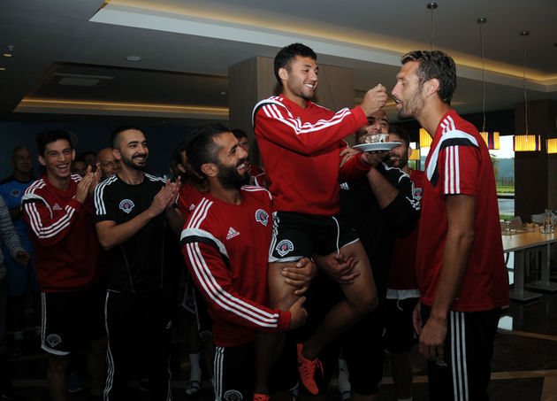 Isaksson’a doğum günü kutlaması