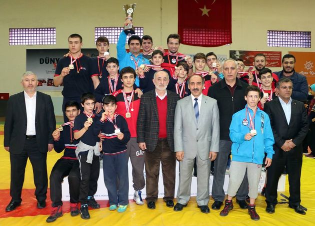 Güreş Takımımız Türkiye şampiyonu