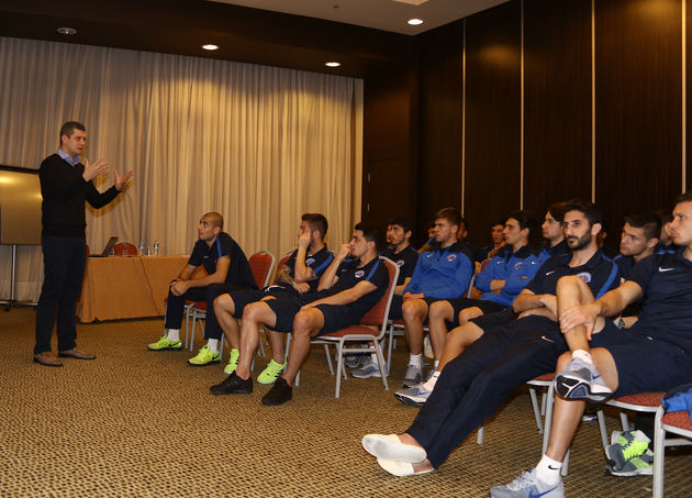 Spor psikolojisi eğitimi verildi